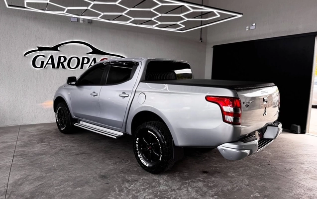 imagem-https://www.socarrao.com.br/sc-vehicle-images-prod/3785195/1789159132750-38c3cfdcd688407fb0094b5a587d359c_1789158967047.jpg