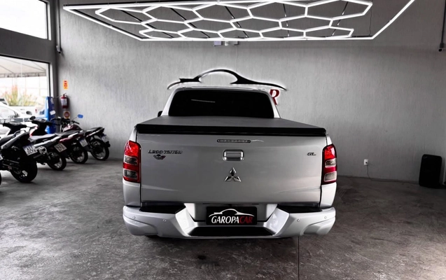 imagem-https://www.socarrao.com.br/sc-vehicle-images-prod/3785195/1789159132751-c89c738cf4174df99ec11f108ea45c45_1789158967051.jpg