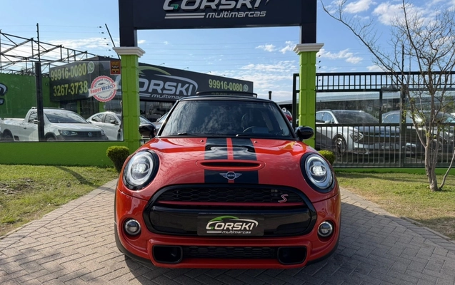 imagem-https://www.socarrao.com.br/sc-vehicle-images-prod/3785315/1789159284308-M2M3NzBiMTMtNDM4OS00Nzg4LWI2MTEtMGIyZDJmZTZjZDM4LmpwZWc.jpeg