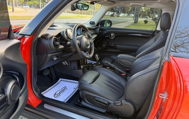 imagem-https://www.socarrao.com.br/sc-vehicle-images-prod/3785315/1789159284591-Yjk5MzEzMWEtNGE0Yy00YjE4LTg4NjktMmE3MGNjOGQyM2IzLmpwZWc.jpeg