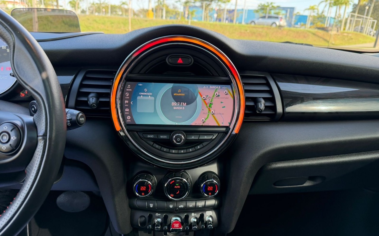 imagem-https://www.socarrao.com.br/sc-vehicle-images-prod/3785315/1789159284761-NzVkZTQ3MzYtNmM5NC00Mjg5LTgwZTUtYWE0MDM2NzRkNzlhLmpwZWc.jpeg