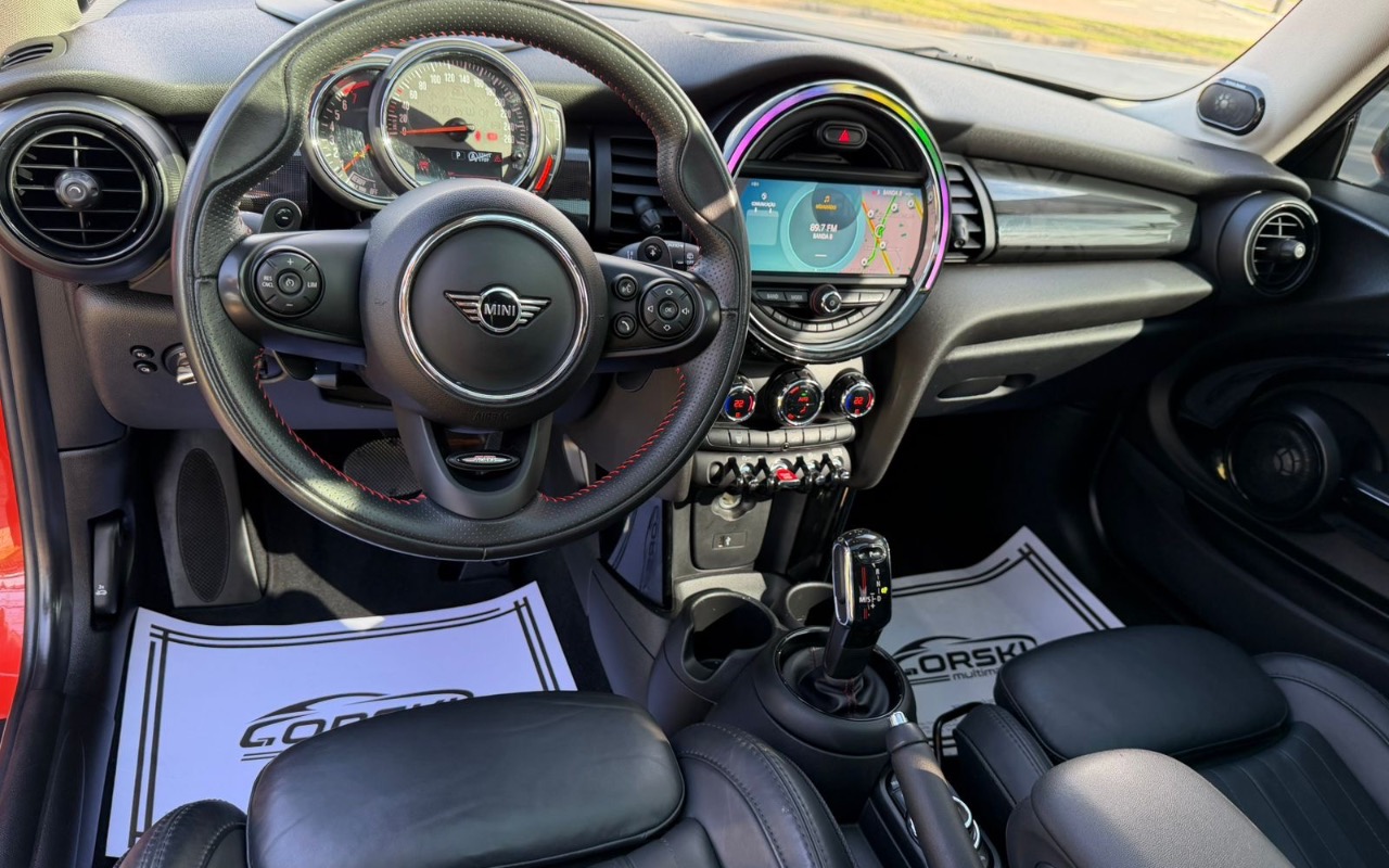 imagem-https://www.socarrao.com.br/sc-vehicle-images-prod/3785315/1789159284806-NDQwYzJiMjItNDc4MC00ODk5LWE3YWQtMThmNzkxZjNiNGQ3LmpwZWc.jpeg
