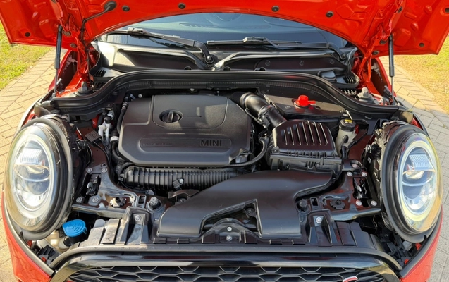 imagem-https://www.socarrao.com.br/sc-vehicle-images-prod/3785315/1789159285313-NGQ5ZGMzOTAtOWFiMi00OTIwLWJmZGUtMmE2YjkxMjE2NjE0LmpwZWc.jpeg