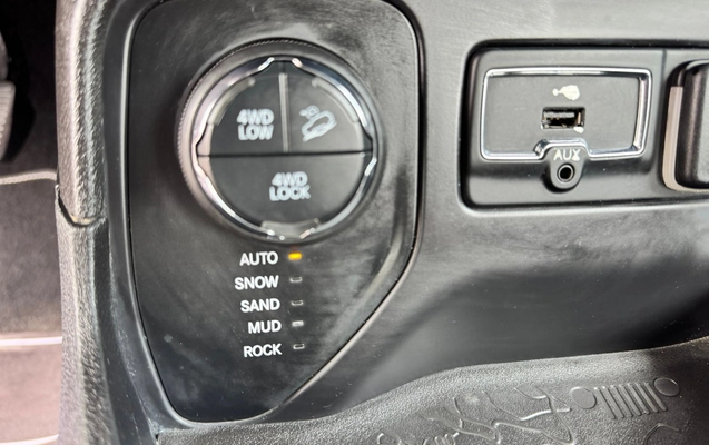 imagem-https://www.socarrao.com.br/sc-vehicle-images-prod/3785796/1789160284721-003_e8b42cba2b00fbf01f5ff864ed9c2446.jpeg