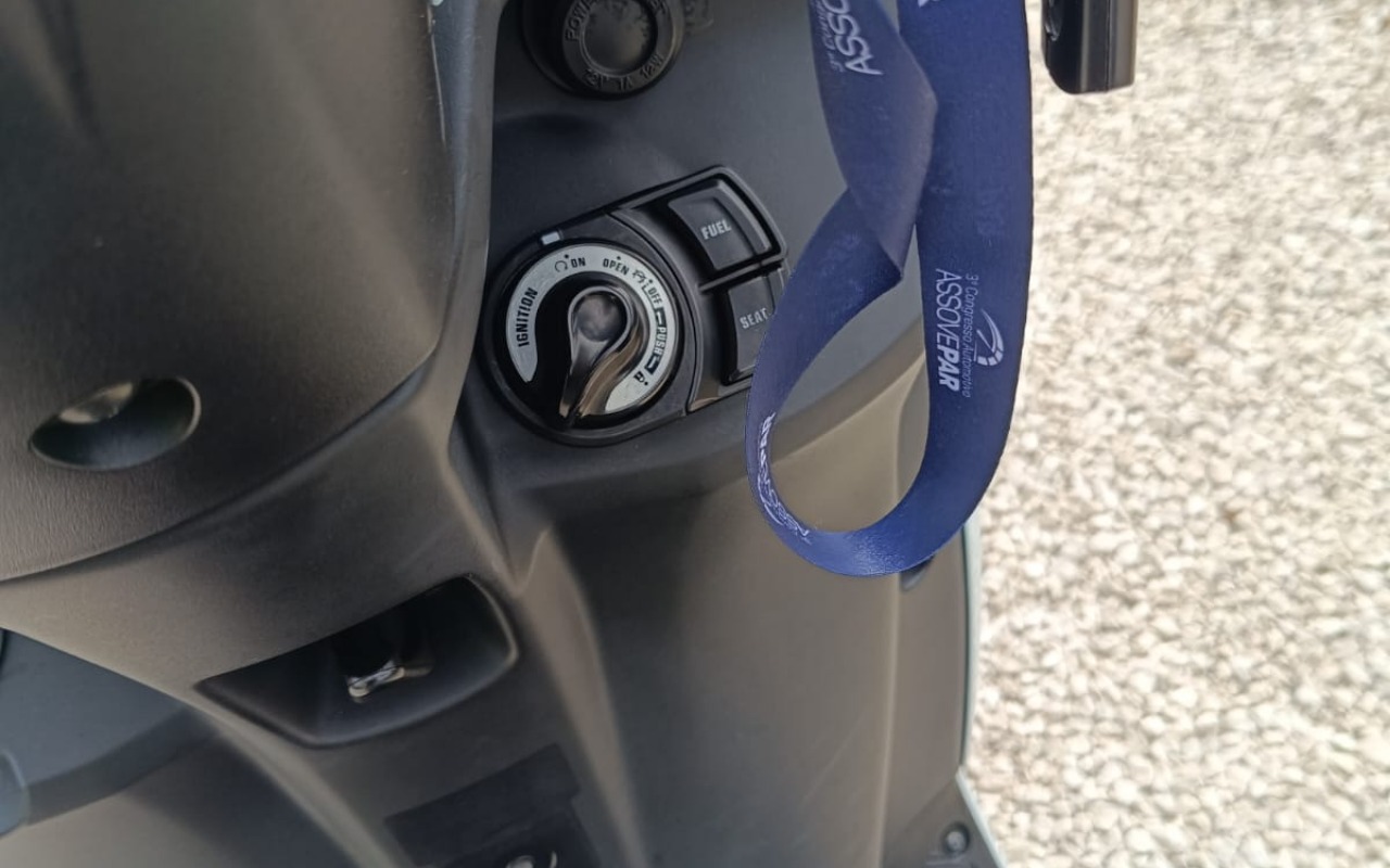 imagem-https://www.socarrao.com.br/sc-vehicle-images-prod/3786029/1789160515201-V2hhdHNBcHAgSW1hZ2UgMjAyNi0wOS0xMSBhdCAxNy4zNS41NSAoMSkuanBlZw.jpeg