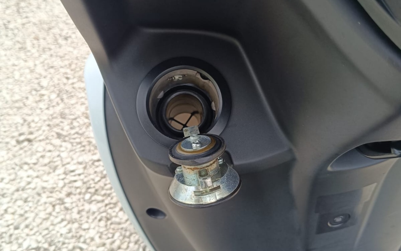 imagem-https://www.socarrao.com.br/sc-vehicle-images-prod/3786029/1789160515255-V2hhdHNBcHAgSW1hZ2UgMjAyNi0wOS0xMSBhdCAxNy4zNS41NiAoMSkuanBlZw.jpeg