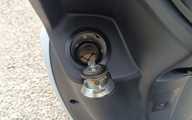 imagem-https://www.socarrao.com.br/sc-vehicle-images-prod/3786029/1789160515255-V2hhdHNBcHAgSW1hZ2UgMjAyNi0wOS0xMSBhdCAxNy4zNS41NiAoMSkuanBlZw.jpeg