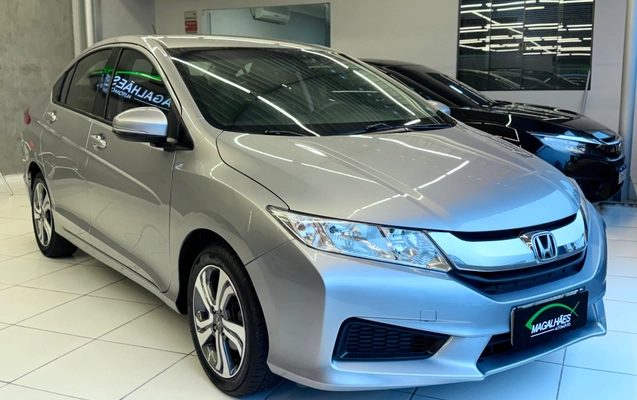 imagem-https://www.socarrao.com.br/sc-vehicle-images-prod/3786141/1789414014536-de4fdeedc666484aa13273f3d270f995_1789158907671.jpg