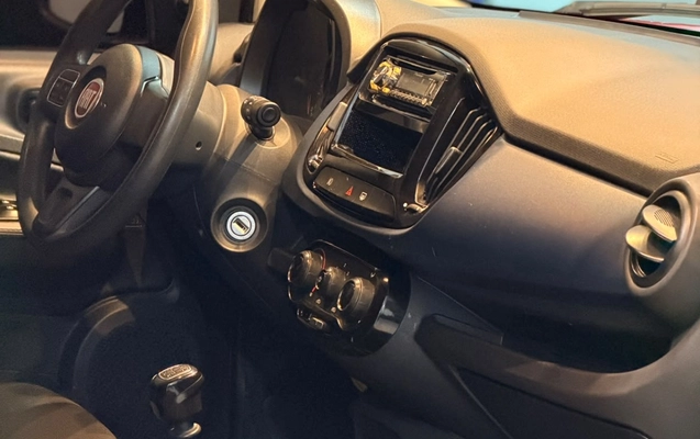 imagem-https://www.socarrao.com.br/sc-vehicle-images-prod/3786181/1789160917440-V2hhdHNBcHAgSW1hZ2UgMjAyNi0wOS0xMSBhdCAxNS4yMS4zMCAoMikuanBlZw.jpeg