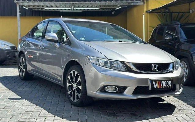 imagem-https://www.socarrao.com.br/sc-vehicle-images-prod/3786226/1789167746816-8463390_6_B_42908602b3.jpeg