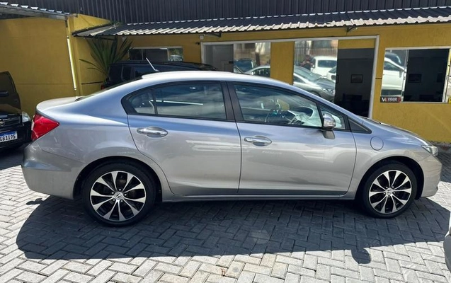 imagem-https://www.socarrao.com.br/sc-vehicle-images-prod/3786226/1789167746817-8463390_1_B_767b54f395.jpeg