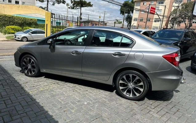 imagem-https://www.socarrao.com.br/sc-vehicle-images-prod/3786226/1789167746824-8463390_5_B_815c93c8d5.jpeg