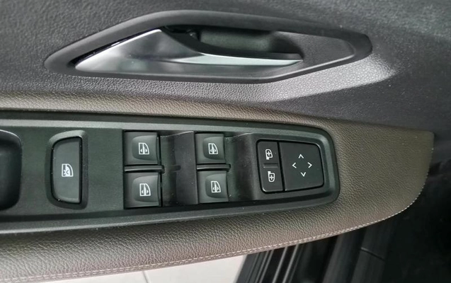 imagem-https://www.socarrao.com.br/sc-vehicle-images-prod/3786521/1789162258689-8466594_2_B_c6c020076b.jpeg