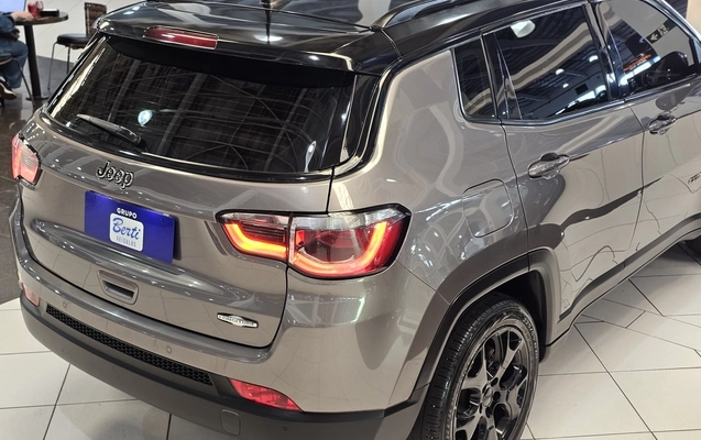 imagem-https://www.socarrao.com.br/sc-vehicle-images-prod/3786590/1789161937105-1_052930.jpg