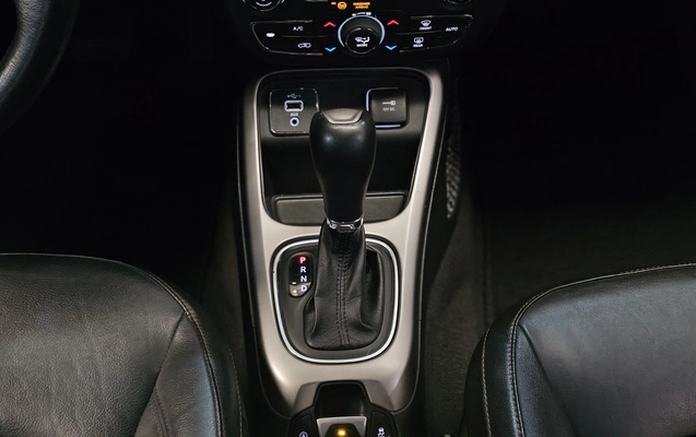 imagem-https://www.socarrao.com.br/sc-vehicle-images-prod/3786590/1789161937129-1_052947.jpg