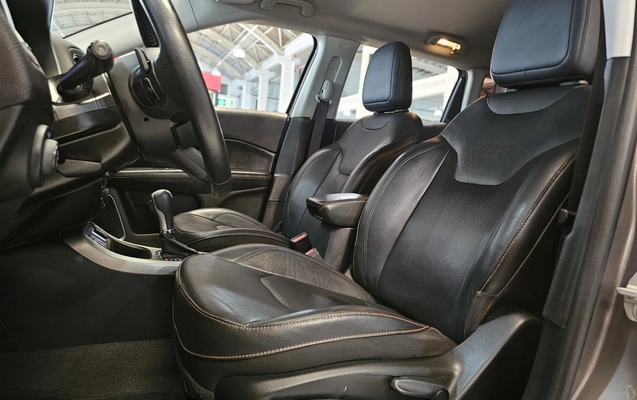 imagem-https://www.socarrao.com.br/sc-vehicle-images-prod/3786590/1789161937130-1_052944.jpg