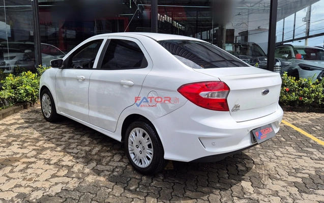imagem-https://www.socarrao.com.br/sc-vehicle-images-prod/3786599/1789162011149-cc9a6afbf3084955a14081316d533f84_1789161785054.jpg