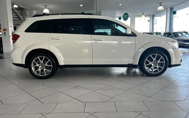 imagem-https://www.socarrao.com.br/sc-vehicle-images-prod/3787086/1789657790796-8467728_3_B_d944e4487b.jpeg