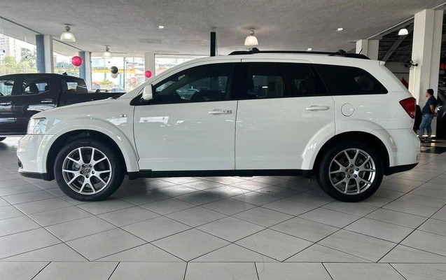 imagem-https://www.socarrao.com.br/sc-vehicle-images-prod/3787086/1789657790800-8467728_7_B_728833502d.jpeg