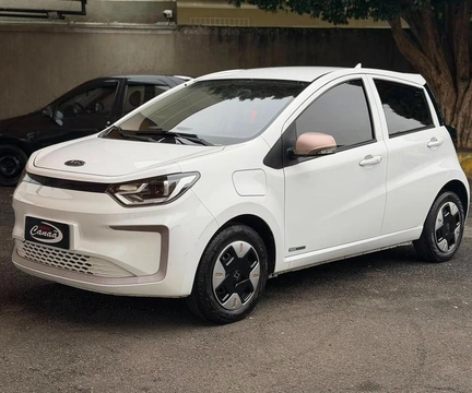 JAC E-JS1 2023 Branco — foto 1 de 3