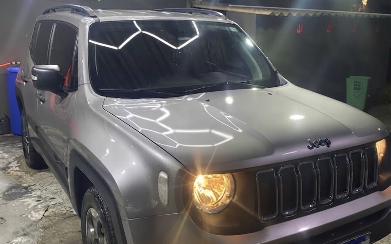 Jeep Renegade 2020 Prata — foto 1 de 3