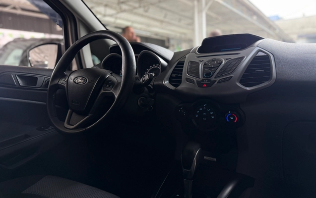imagem-https://www.socarrao.com.br/sc-vehicle-images-prod/3789054/1789170586102-f3658d6b-6611-4b11-b32e-571795237e4c.jpg