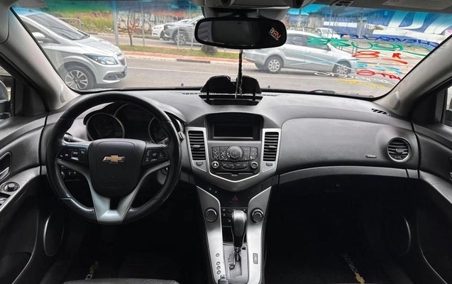 imagem-https://www.socarrao.com.br/sc-vehicle-images-prod/3789744/1790000744657-8466989_9_B_f447cc3bf5.jpeg