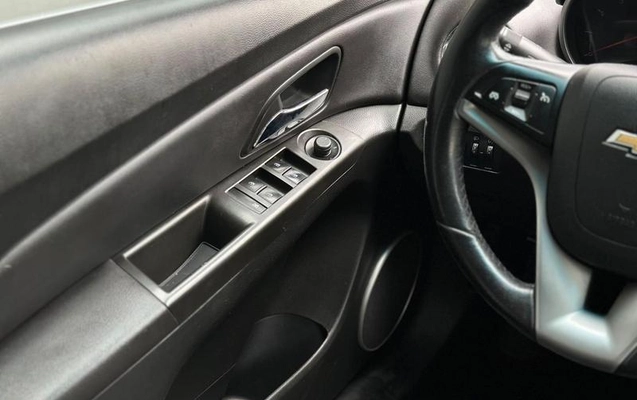 imagem-https://www.socarrao.com.br/sc-vehicle-images-prod/3789744/1790000744658-8466989_6_B_0770e3e774.jpeg