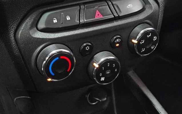 imagem-https://www.socarrao.com.br/sc-vehicle-images-prod/3790361/1789174744113-8430850_2_B_7e989a21f9.jpeg