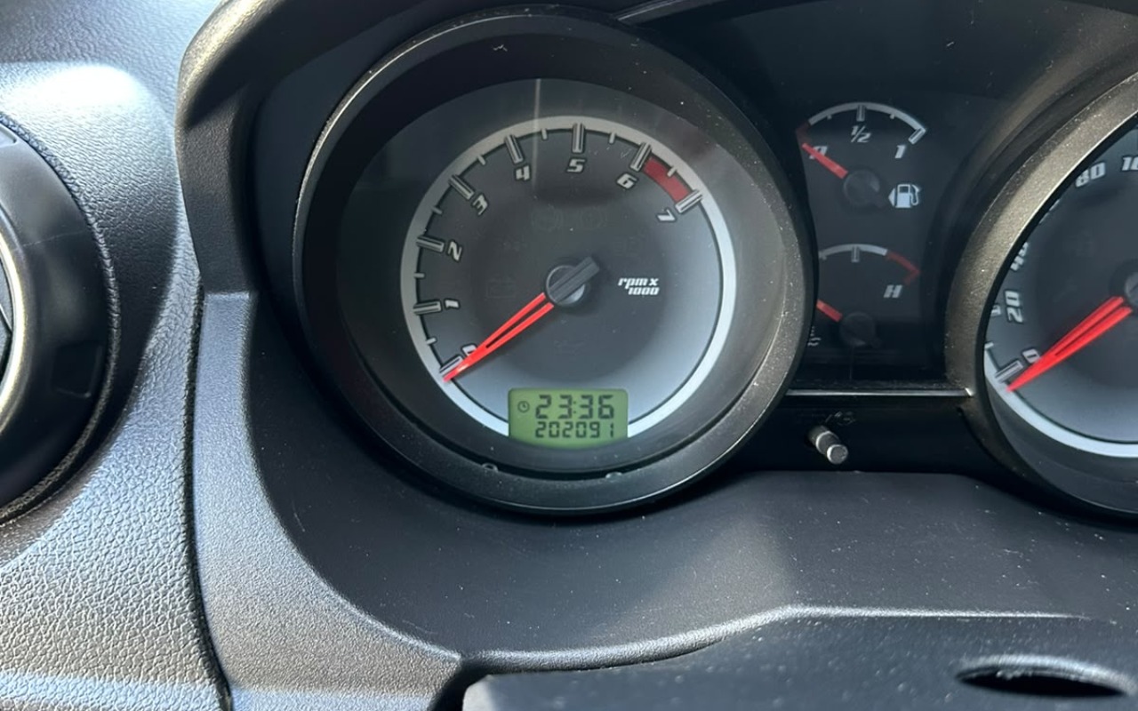 imagem-https://www.socarrao.com.br/sc-vehicle-images-prod/3790609/1789175234705-V2hhdHNBcHAgSW1hZ2UgMjAyNi0wOS0xMSBhdCAxMC4yNC4zMyAoMSkuanBlZw.jpeg