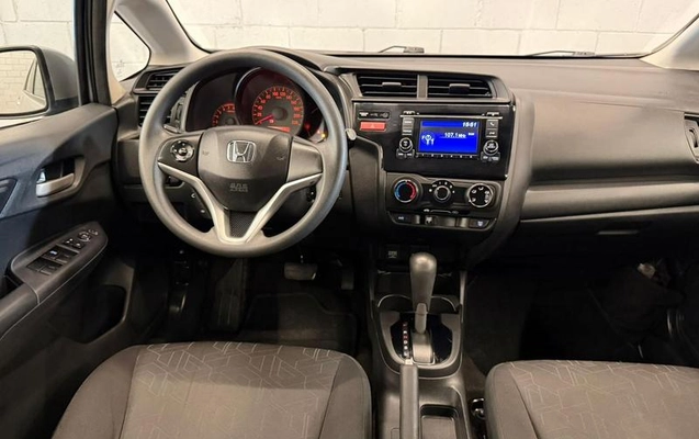 imagem-https://www.socarrao.com.br/sc-vehicle-images-prod/3790856/1789176071543-8346223_8_B_68c0f081bc.jpeg
