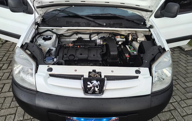 imagem-https://www.socarrao.com.br/sc-vehicle-images-prod/3792482/1789181420149-V2hhdHNBcHAgSW1hZ2UgMjAyNi0wOS0xMSBhdCAyMi40NS41NCAoMSkuanBlZw.jpeg