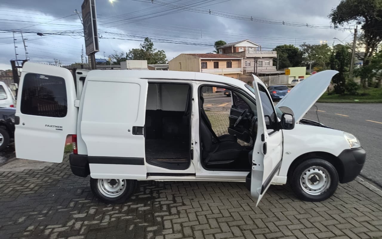 imagem-https://www.socarrao.com.br/sc-vehicle-images-prod/3792482/1789181420504-V2hhdHNBcHAgSW1hZ2UgMjAyNi0wOS0xMSBhdCAyMi40NS41NyAoMSkuanBlZw.jpeg