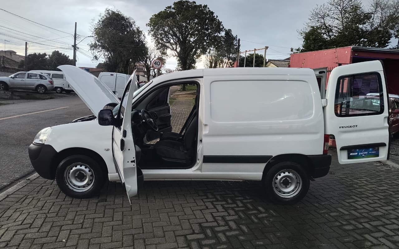 imagem-https://www.socarrao.com.br/sc-vehicle-images-prod/3792482/1789181420609-V2hhdHNBcHAgSW1hZ2UgMjAyNi0wOS0xMSBhdCAyMi40NS41Ny5qcGVn.jpeg