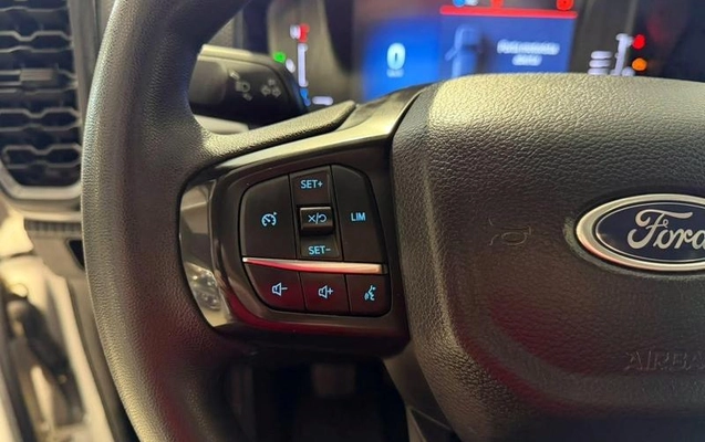 imagem-https://www.socarrao.com.br/sc-vehicle-images-prod/3793793/1789222192117-8469287_7_B_ca132c5f64.jpeg