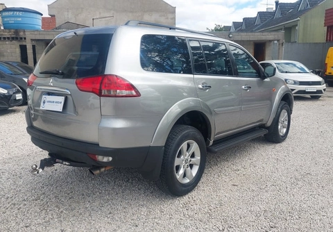 Mitsubishi Pajero 2016 Prata — foto 1 de 3