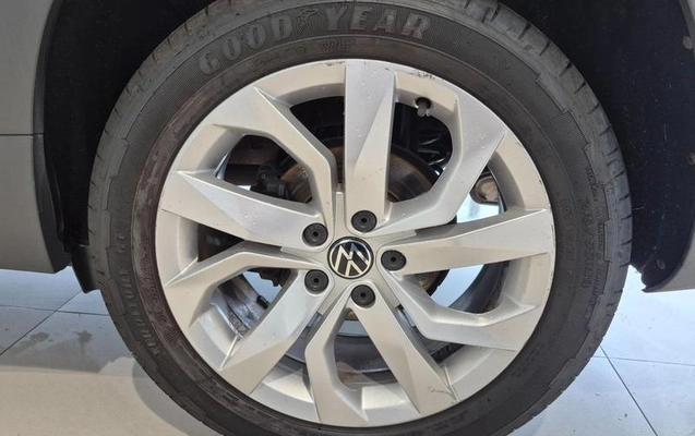 imagem-https://www.socarrao.com.br/sc-vehicle-images-prod/3793797/1789213384697-8414869_17_B_b86b3a77dd.jpeg