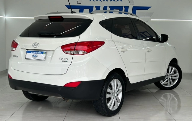imagem-https://www.socarrao.com.br/sc-vehicle-images-prod/3793801/1789213428376-4_031254.jpg