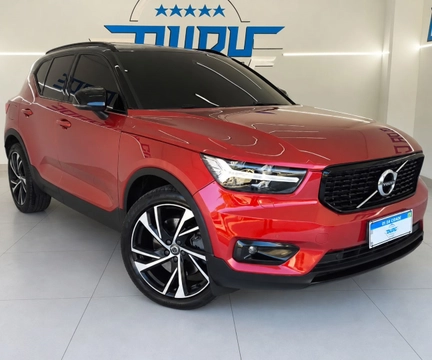Volvo XC40 2021 Vermelho — foto 1 de 3