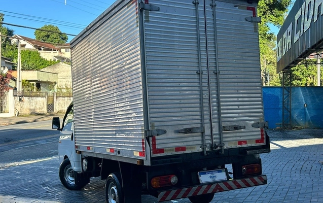 imagem-https://www.socarrao.com.br/sc-vehicle-images-prod/3793834/1789213442299-4_123226.jpg