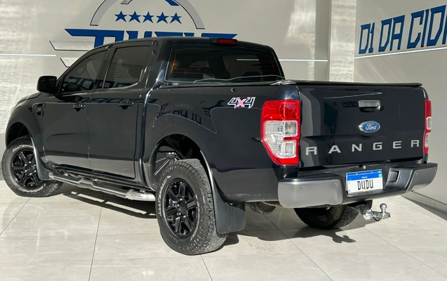 imagem-https://www.socarrao.com.br/sc-vehicle-images-prod/3793893/1789213469285-2_104939.jpg