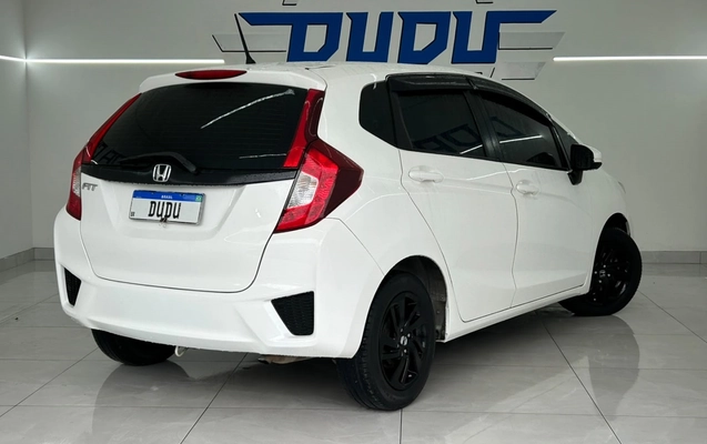 imagem-https://www.socarrao.com.br/sc-vehicle-images-prod/3793905/1789213475655-5_122049.jpg