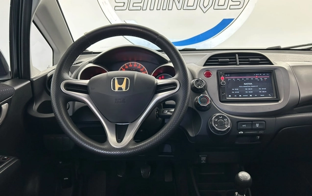 imagem-https://www.socarrao.com.br/sc-vehicle-images-prod/3793908/1789213477037-9_032446.jpg