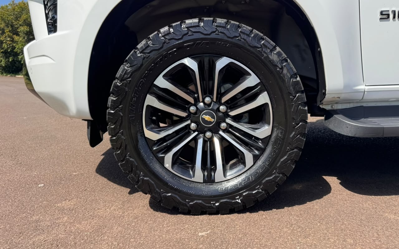 imagem-https://www.socarrao.com.br/sc-vehicle-images-prod/3793959/1789213687866-V2hhdHNBcHAgSW1hZ2UgMjAyNi0wOS0xMSBhdCAxNS4yNC40NiAoMSkuanBlZw.jpeg