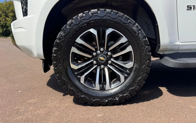 imagem-https://www.socarrao.com.br/sc-vehicle-images-prod/3793959/1789213687866-V2hhdHNBcHAgSW1hZ2UgMjAyNi0wOS0xMSBhdCAxNS4yNC40NiAoMSkuanBlZw.jpeg