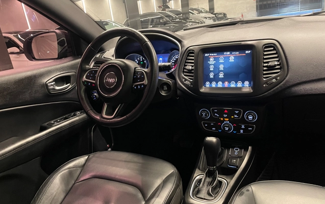 imagem-https://www.socarrao.com.br/sc-vehicle-images-prod/3793993/1789215120124-0d70d704-5596-45ed-89d9-26bc2bf2529c.jpg