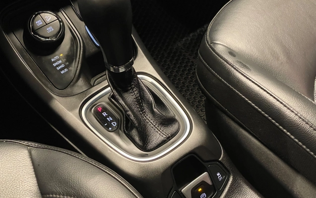 imagem-https://www.socarrao.com.br/sc-vehicle-images-prod/3793993/1789215120130-ff94b458-f551-4ea8-b1b1-8465dc021056.jpg