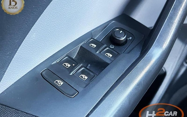 imagem-https://www.socarrao.com.br/sc-vehicle-images-prod/3794081/1789562421063-8452616_10_B_8538512bc5.jpeg