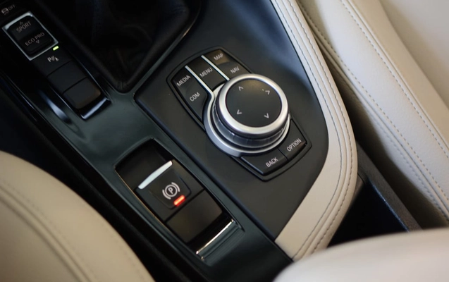 imagem-https://www.socarrao.com.br/sc-vehicle-images-prod/3794122/1789218567158-vehicle_image_1789218186_253b7a04251216751aed07a3aa54c4ea.jpeg