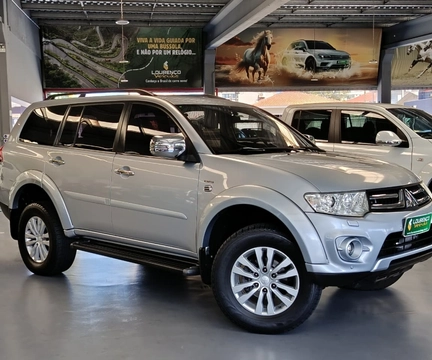Mitsubishi Pajero 2016 Prata — foto 1 de 3